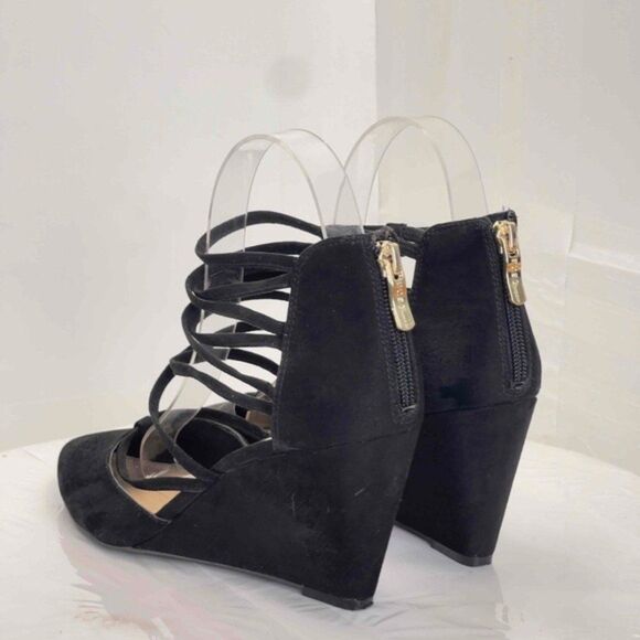 BCBGeneration Zolee2 Suede Black Womens Pointy Toe Wedge Heels Size 7M - Picture 4 of 9